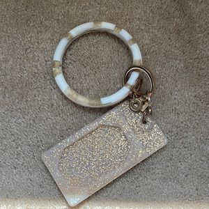 Oventure key ring and matching ID/card case